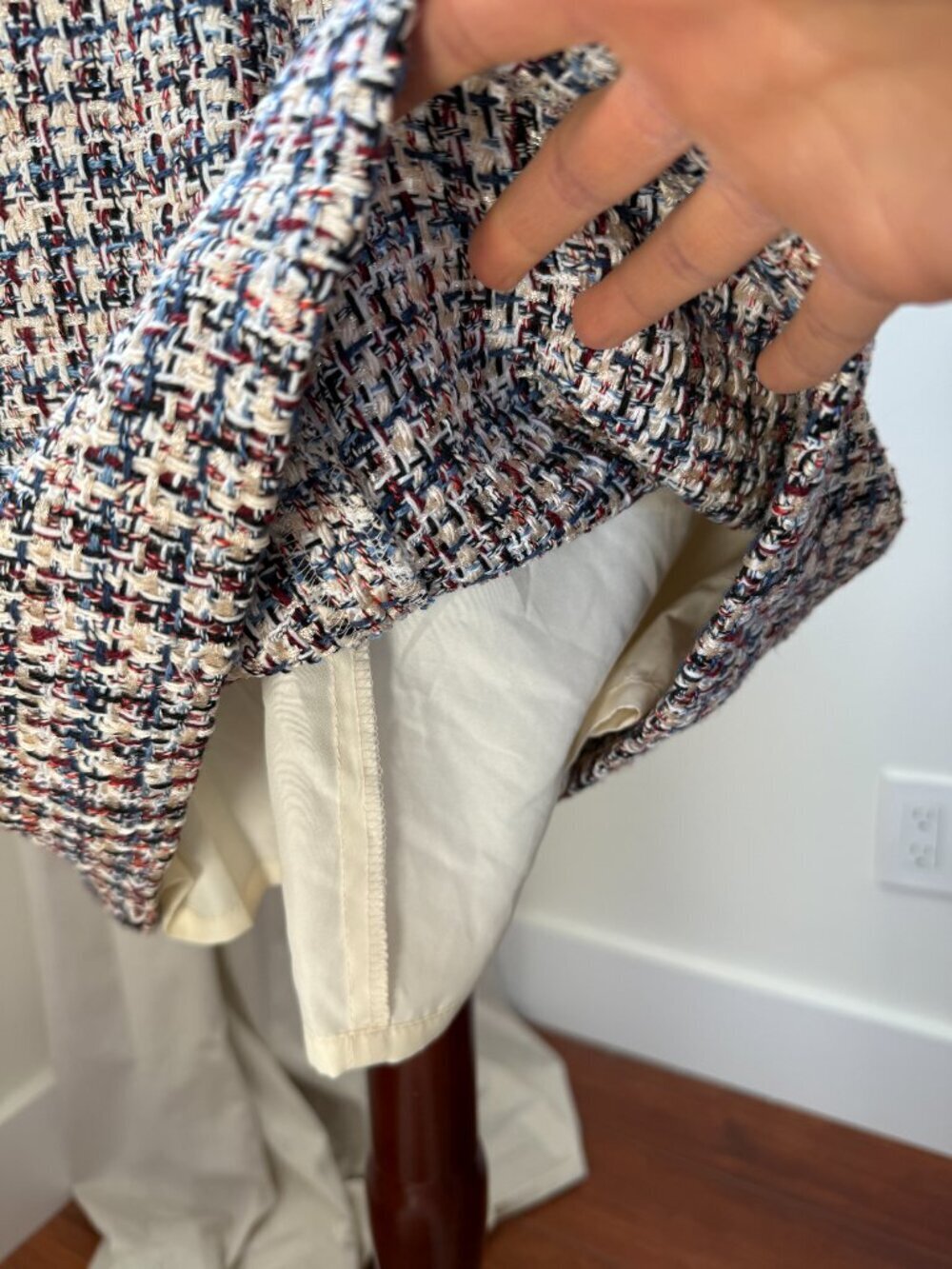 LOFT Tweed Mini Skirt Size 4 | Lined Textured Bouclé | Business Casual Chic - Picture 6 of 10